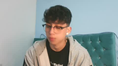 Snapshot of _thomas_hot_ chatting on 04/14/26, 04:51 Thomas online show from 04/14/26, 04:51