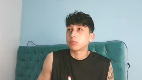 Snapshot of _thomas_hot_ chatting on 04/22/26, 06:16 Thomas online show from 04/22/26, 06:16