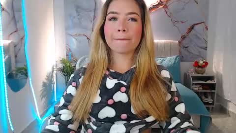 _tiffany1 online show from 09/14/25, 06:40