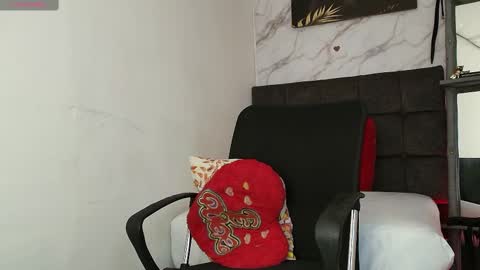 tinny online show from 09/25/25, 02:43