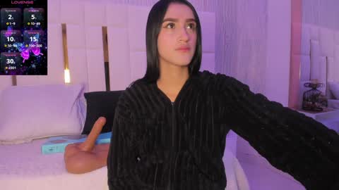 Snapshot of _tinyrousse_ chatting on 01/21/25, 05:09 Rousse online show from 01/21/25, 05:09