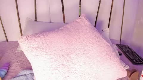 Snapshot of _tinyrousse_ chatting on 02/20/25, 10:26 Rousse online show from 02/20/25, 10:26