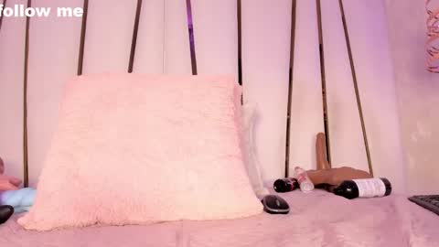 Snapshot of _tinyrousse_ chatting on 02/23/25, 01:24 Rousse online show from 02/23/25, 01:24