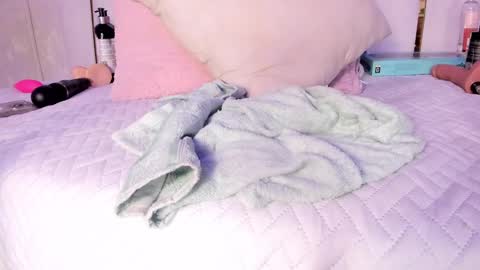 Snapshot of _tinyrousse_ chatting on 03/12/25, 10:17 Rousse online show from 03/12/25, 10:17