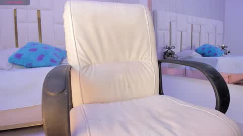 Snapshot of _tinyrousse_ chatting on 09/09/25, 07:13 Rousse online show from 09/09/25, 07:13