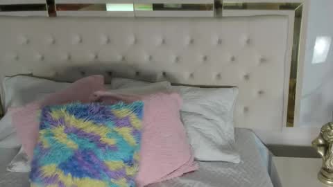 Snapshot of _tinyrousse_ chatting on 11/23/25, 07:13 Rousse online show from 11/23/25, 07:13