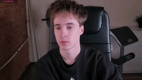 Snapshot of _tokyo_ghoul chatting on 12/27/24, 03:04 _tokyo_ghoul online show from 12/27/24, 03:04