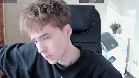 Snapshot of _tokyo_ghoul chatting on 03/09/25, 10:08 _tokyo_ghoul online show from 03/09/25, 10:08