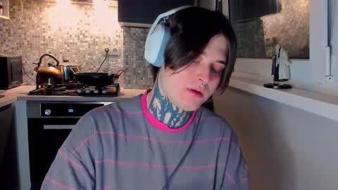 _torfin_ online show from 02/23/26, 10:18