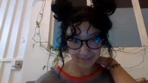 Snapshot of _tutti_frutti_ chatting on 02/14/25, 03:54 _tutti_frutti_ online show from 02/14/25, 03:54