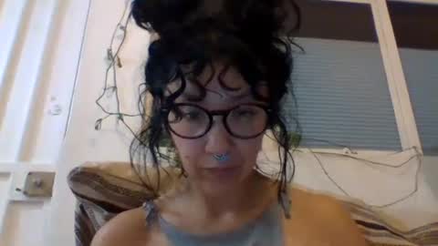 Snapshot of _tutti_frutti_ chatting on 02/28/25, 04:43 _tutti_frutti_ online show from 02/28/25, 04:43