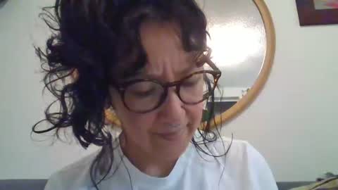 Snapshot of _tutti_frutti_ chatting on 10/21/25, 04:24 _tutti_frutti_ online show from 10/21/25, 04:24