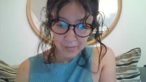 Snapshot of _tutti_frutti_ chatting on 10/29/25, 03:42 _tutti_frutti_ online show from 10/29/25, 03:42