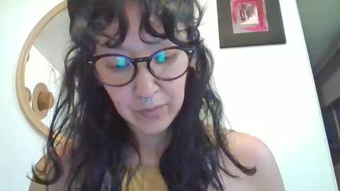 Snapshot of _tutti_frutti_ chatting on 11/21/25, 03:27 _tutti_frutti_ online show from 11/21/25, 03:27