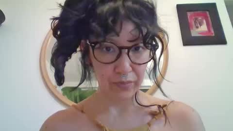 Snapshot of _tutti_frutti_ chatting on 11/24/25, 03:39 _tutti_frutti_ online show from 11/24/25, 03:39