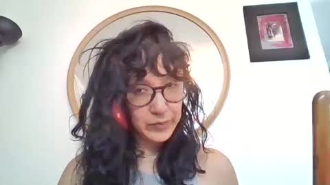 Snapshot of _tutti_frutti_ chatting on 11/26/25, 10:22 _tutti_frutti_ online show from 11/26/25, 10:22