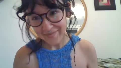 Snapshot of _tutti_frutti_ chatting on 12/01/25, 12:15 _tutti_frutti_ online show from 12/01/25, 12:15