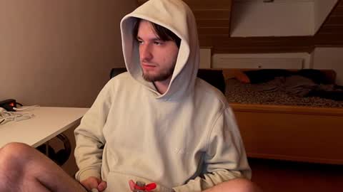 Snapshot of _v_l_a_d_ chatting on 06/15/26, 12:35 Vlad online show from 06/15/26, 12:35
