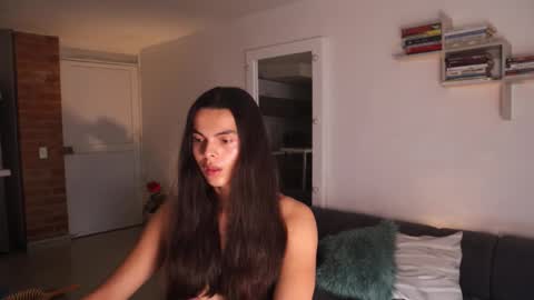 Anastasia Vahos online show from 01/12/26, 08:03