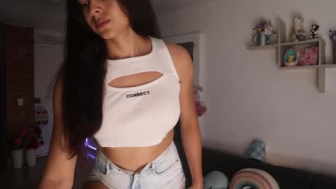 Anastasia Vahos online show from 04/15/26, 07:58