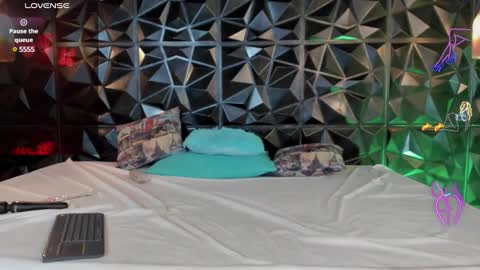 Snapshot of _valentina_69 chatting on 12/10/24, 03:52 _valentina_69 online show from 12/10/24, 03:52