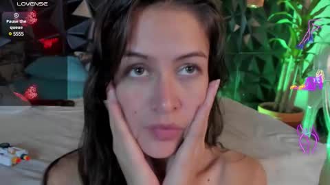 Snapshot of _valentina_69 chatting on 12/10/24, 06:54 _valentina_69 online show from 12/10/24, 06:54