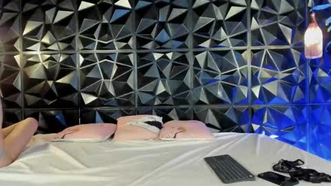 Snapshot of _valentina_69 chatting on 01/08/25, 03:51 _valentina_69 online show from 01/08/25, 03:51