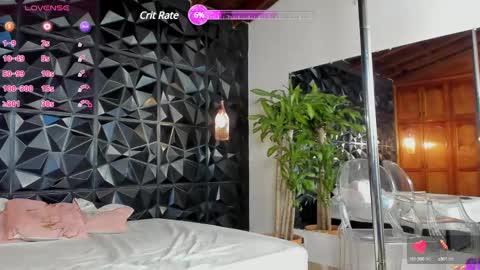 Snapshot of _valentina_69 chatting on 02/07/25, 12:53 _valentina_69 online show from 02/07/25, 12:53