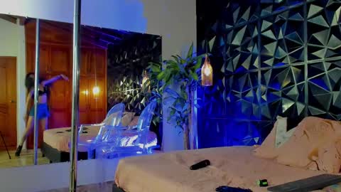 Snapshot of _valentina_69 chatting on 03/01/25, 12:17 _valentina_69 online show from 03/01/25, 12:17