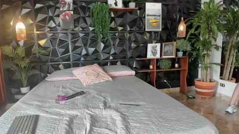 Snapshot of _valentina_69 chatting on 09/19/25, 03:45 _valentina_69 online show from 09/19/25, 03:45