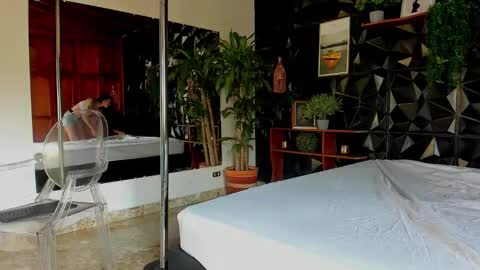 Snapshot of _valentina_69 chatting on 10/15/25, 02:39 _valentina_69 online show from 10/15/25, 02:39