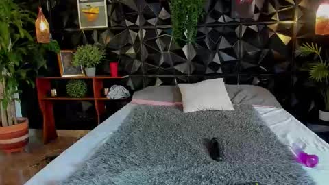 Snapshot of _valentina_69 chatting on 10/16/25, 02:40 _valentina_69 online show from 10/16/25, 02:40