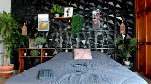 Snapshot of _valentina_69 chatting on 10/21/25, 02:40 _valentina_69 online show from 10/21/25, 02:40