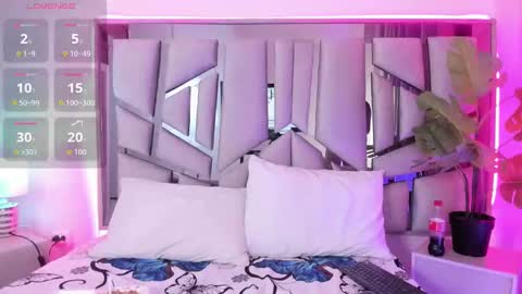 Snapshot of _valeria_saenz_ chatting on 09/22/25, 02:02 _valeria_saenz_ online show from 09/22/25, 02:02