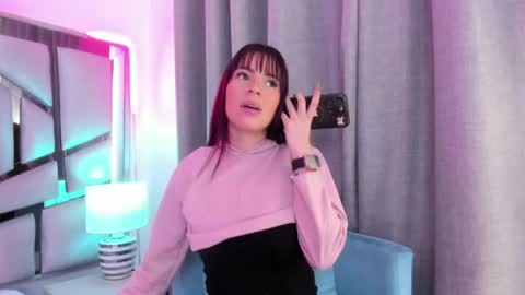 Snapshot of _valeria_saenz_ chatting on 06/08/26, 01:22 _valeria_saenz_ online show from 06/08/26, 01:22