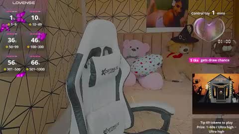 Snapshot of _vane_lopez chatting on 10/18/25, 05:46 vane online show from 10/18/25, 05:46