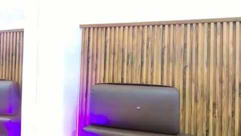 Veronica online show from 10/15/25, 11:54