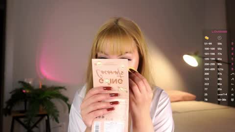 Viola online show from 11/09/25, 03:54