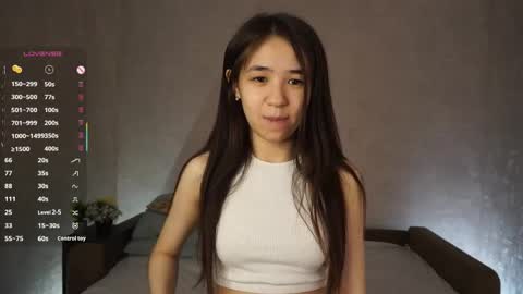 Snapshot of _vi_vi_ chatting on 04/18/26, 06:12 Viola online show from 04/18/26, 06:12