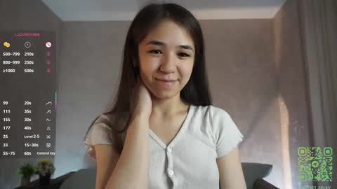 Snapshot of _vi_vi_ chatting on 05/16/26, 05:12 Viola online show from 05/16/26, 05:12