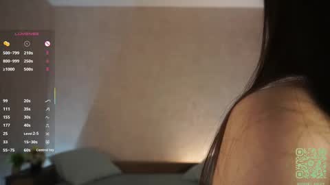 Snapshot of _vi_vi_ chatting on 05/18/26, 05:19 Viola online show from 05/18/26, 05:19