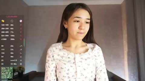 Snapshot of _vi_vi_ chatting on 05/24/26, 05:18 Viola online show from 05/24/26, 05:18