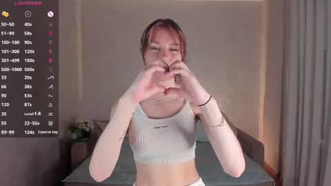 Snapshot of _vi_vi_ chatting on 06/19/26, 03:38 Viola online show from 06/19/26, 03:38