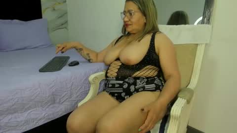_vickysweet online show from 10/14/25, 09:48