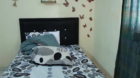 _victoriia_971 online show from 10/24/25, 12:01