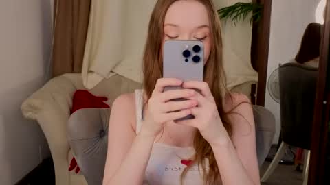 Violet online show from 03/06/25, 08:37