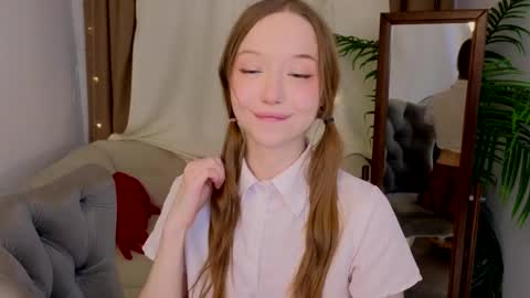 Violet online show from 03/08/25, 11:18