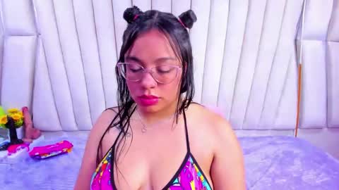 _violeta18_ online show from 11/07/25, 03:17