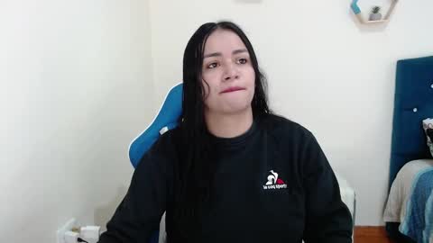 Snapshot of _vitoria1 chatting on 01/04/25, 03:29 Victoria online show from 01/04/25, 03:29