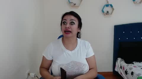 Snapshot of _vitoria1 chatting on 03/03/25, 02:36 Victoria online show from 03/03/25, 02:36